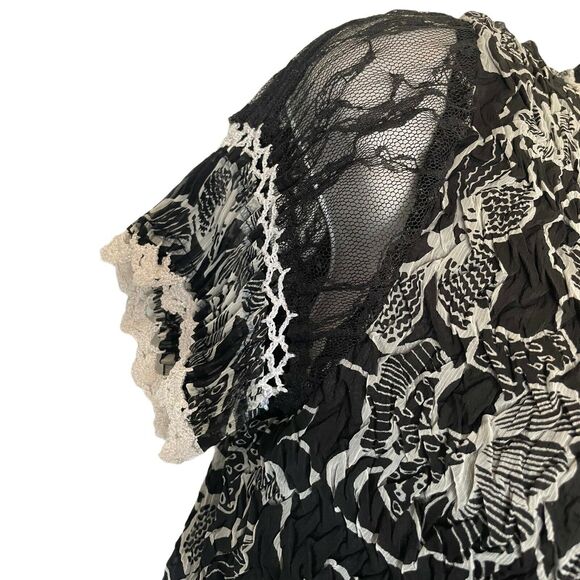 ALBERTO MAKALI Size M Black White Crinkle Floral Print Blouse Shirt Top - Picture 3 of 6